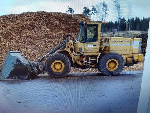 Gul hjullastare Volvo L120B stulen i Norsholm mellan Linköping och Norrköping